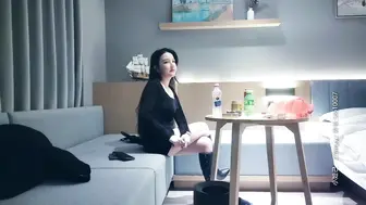 【黄先生探花】花臂网红妹_高叉情趣兔女郎水多活好叫床浪_听译字幕