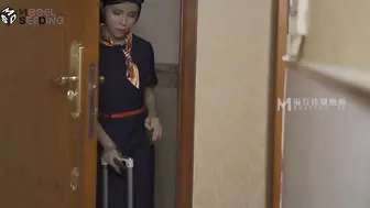 空姐的飞淫之旅_负债空姐下海初体验,长腿女神_陈美琳_MSD_037