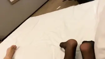 嫩模姐妹花被土豪钱砸双飞_花容月貌蜜臀榨桩_金钱到位女神翘着屁股让你玩_