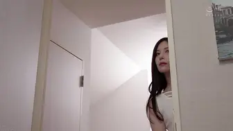 JUR-237 [中文字幕]无码破解 未婚妻声称纯洁无暇，却以惊人的技巧点燃疑云，那份缠绵中夹杂的悸动与不安，如潮水般悄然涌来， 明里紬