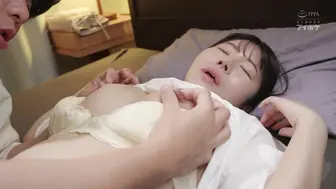 IPZZ-813 [中文字幕]我的女朋友来东京上学，参加联谊时被当成炮友群P 脱衣后凄惨事败露竟如此轻易.坂井美桜