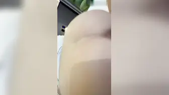 原创乱伦堂妹背着男友来陪我喝酒，喝酒以后带她去逛街看电影，看电影的时候套路妹妹说要带她去开房，没想到妹妹居然答应了！