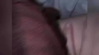 最新乱伦-家有迷人小嫂子 在客厅背着哥哥操他的老婆，和寂寞小嫂子做爱真开心