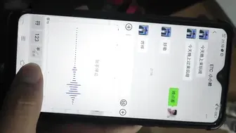 真实家庭乱伦 媳妇打电话殊不知我正在操她妈 我继续猛烈地抽插岳母，让她不要出声，她却一边被我干，一边偷笑
