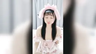 极品粉嫩萝莉 超可爱小夢莉滴蜡道具自慰