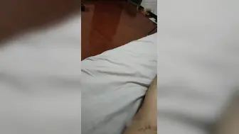 头发百变的萝莉樱子为表哥口交 清纯长相让人心里酥酥麻麻的