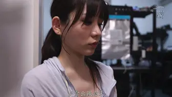 DASS-832 [中文字幕]作为AV公司的女员工，上班时间被侵犯是理所当然的事情，只要你精力充沛，随时随地都可以尽情的享用他们！！五日市芽依