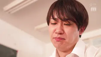 MIKR-082 [无码中文字幕]在通学电车上秘密进行痴汉行为 让我中出的紧身裙女教师 森日向子