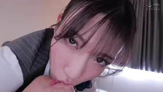 MKMP-664 [中文字幕]一个苗条的接待员进入一个要求按摩的男人的房间后被中出-宮城りえ