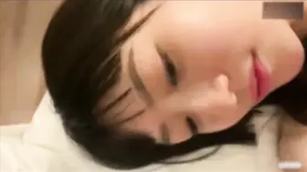 传媒大学吴嘉怡援交视频流出据土豪油腻男加钱后无套内射操贱逼！