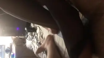 网红爆料某知名陪玩主播姐弟乱伦注意听对白小骚货！