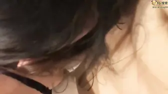 人妻姐姐和弟弟一起感受乱伦之乐